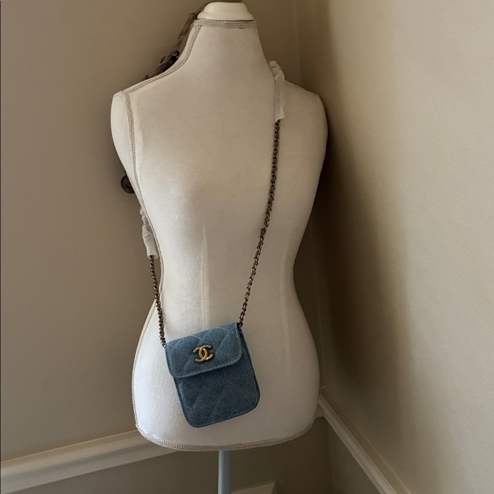 New CHANEL Denim Mini Crossbody Bag with Gold CC Hardware VVIP Giff - Picture 8 of 8